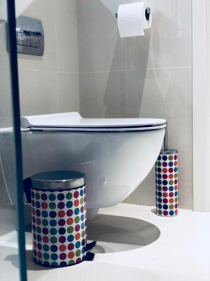 Ultra Modern Room London Ngoại thất bức ảnh